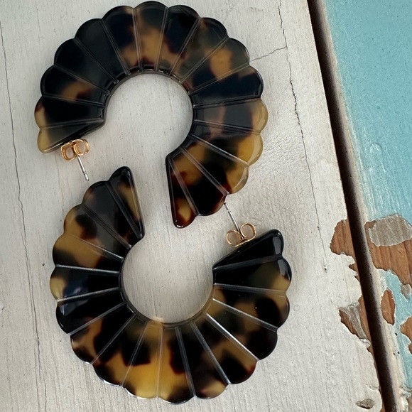 NEW | Sézane Sandy Earrings in Tortoiseshell - Picture 11 of 13